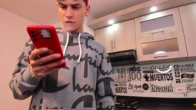 Snapshot of guy_master chatting on 01/09/25, 01:35 guy master online show from 01/09/25, 01:35