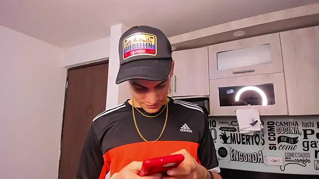 Snapshot of guy_master chatting on 01/11/25, 06:56 guy master online show from 01/11/25, 06:56