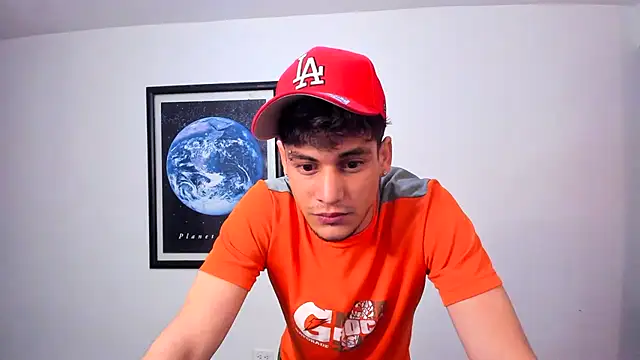 Snapshot of guy_master chatting on 01/25/25, 07:49 guy master online show from 01/25/25, 07:49