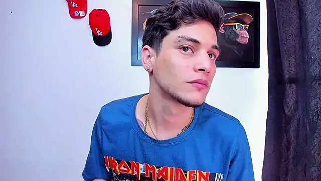 Snapshot of guy_master chatting on 02/03/25, 05:03 guy master online show from 02/03/25, 05:03