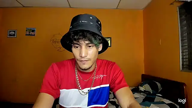 Snapshot of guy_master chatting on 10/09/25, 08:23 guy master online show from 10/09/25, 08:23