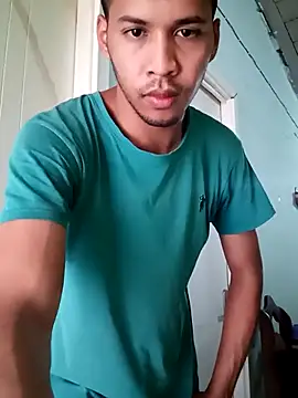 Snapshot of gymboy-erick23 chatting on 04/12/26, 06:57 gymboy-erick23 online show from 04/12/26, 06:57