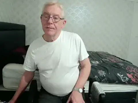 Snapshot of shaun63m chatting on 02/09/25, 02:28 shaun63m online show from 02/09/25, 02:28