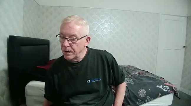 Snapshot of shaun63m chatting on 02/25/25, 01:09 shaun63m online show from 02/25/25, 01:09