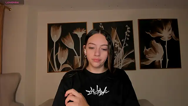 Snapshot of BellaRose_X chatting on 03/27/26, 04:29 BellaRose X online show from 03/27/26, 04:29