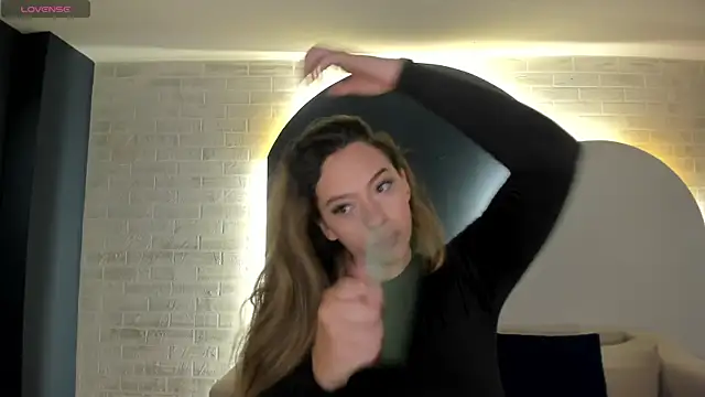 Snapshot of BellaRose_X chatting on 04/01/26, 04:13 BellaRose X online show from 04/01/26, 04:13