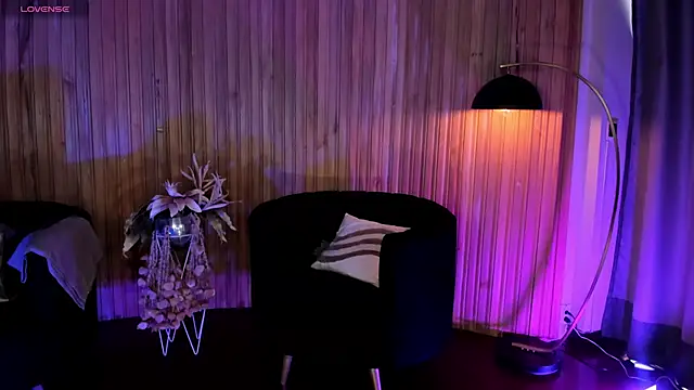 ViolettHansson online show from 11/11/25, 06:41