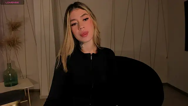 ViolettHansson online show from 01/09/26, 11:35