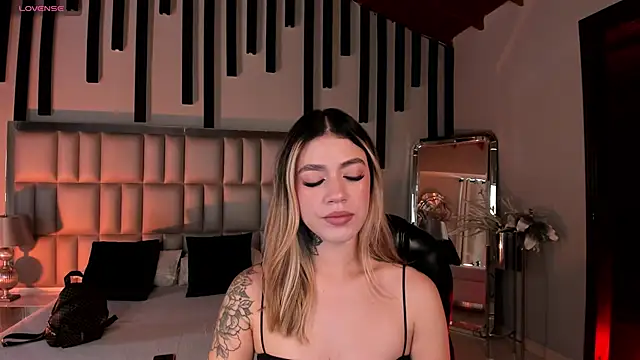 ViolettHansson online show from 02/18/26, 06:04