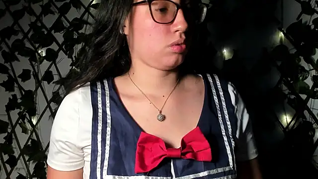 CoralineSanchez online show from 11/17/25, 07:41