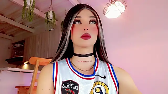 Snapshot of Marian_LV chatting on 02/05/25, 08:32 Marian LV online show from 02/05/25, 08:32