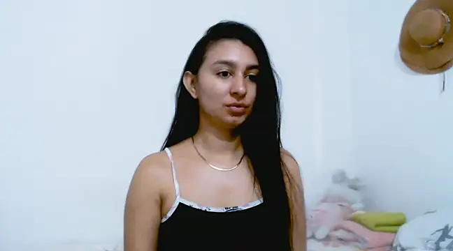Snapshot of Alyson0001 chatting on 03/01/25, 01:40 Alyson0001 online show from 03/01/25, 01:40