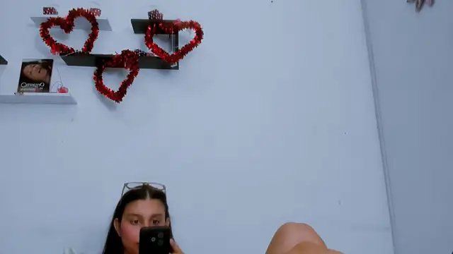 Alyson0001 online show from 04/16/26, 09:39