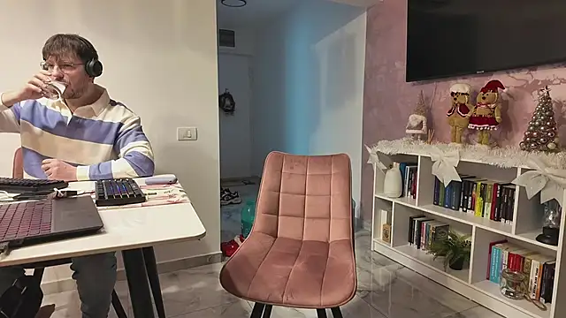 ValeriaGrey online show from 12/04/25, 12:14