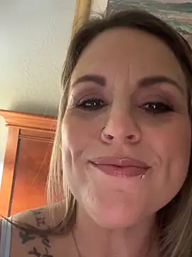 Snapshot of misssWet chatting on 02/25/26, 07:01 misssWet online show from 02/25/26, 07:01