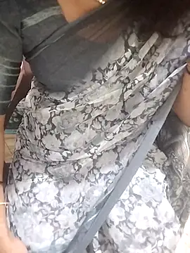 Snapshot of sexyrapa chatting on 11/06/25, 01:06 sexyrapa online show from 11/06/25, 01:06