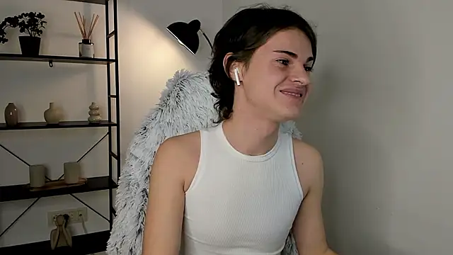 Snapshot of little_femb0y chatting on 02/03/26, 08:03 little femb0y online show from 02/03/26, 08:03