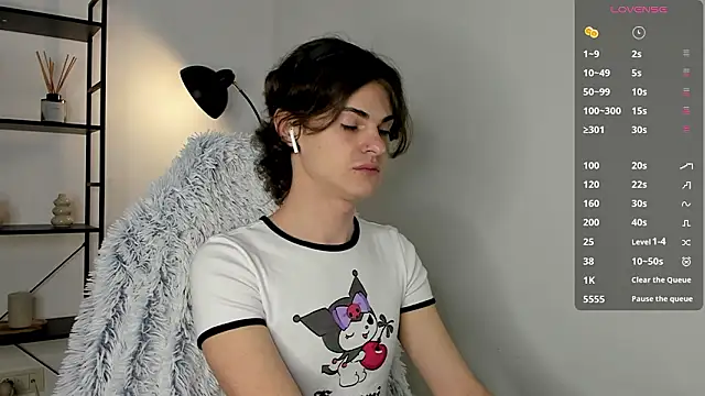 Snapshot of little_femb0y chatting on 02/13/26, 10:33 little femb0y online show from 02/13/26, 10:33