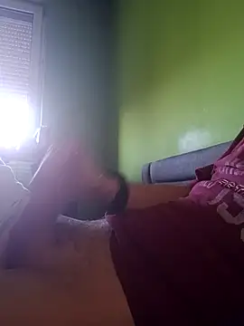 Snapshot of immi932 chatting on 02/17/26, 02:35 immi932 online show from 02/17/26, 02:35