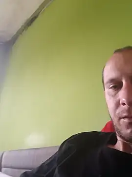 Snapshot of immi932 chatting on 04/13/26, 11:59 immi932 online show from 04/13/26, 11:59