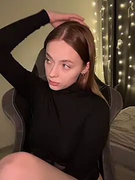 Snapshot of _MayShy_ chatting on 01/14/25, 06:45  MayShy  online show from 01/14/25, 06:45