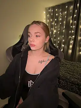 Snapshot of _MayShy_ chatting on 01/16/25, 12:55  MayShy  online show from 01/16/25, 12:55