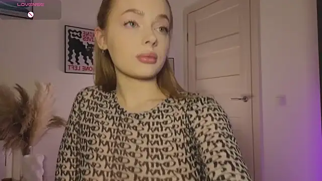 Snapshot of _MayShy_ chatting on 03/21/25, 04:51  MayShy  online show from 03/21/25, 04:51