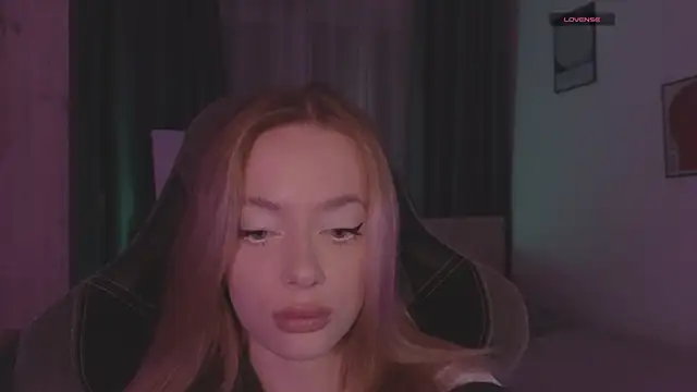 Snapshot of _MayShy_ chatting on 09/19/25, 06:52  MayShy  online show from 09/19/25, 06:52