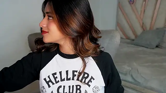 Snapshot of Rebecca_055 chatting on 03/22/26, 03:32 Rebecca 055 online show from 03/22/26, 03:32