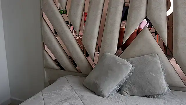 Snapshot of Rebecca_055 chatting on 04/24/26, 05:59 Rebecca 055 online show from 04/24/26, 05:59