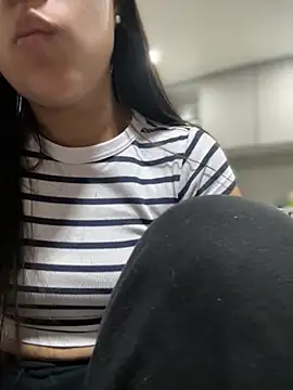 Snapshot of Salome_golvert chatting on 11/05/25, 10:10 Salome golvert online show from 11/05/25, 10:10