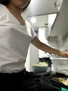 Snapshot of Salome_golvert chatting on 11/15/25, 10:59 Salome golvert online show from 11/15/25, 10:59