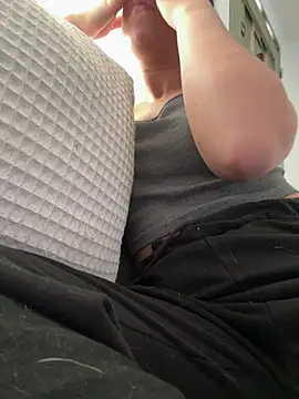 Snapshot of Salome_golvert chatting on 12/19/25, 04:14 Salome golvert online show from 12/19/25, 04:14