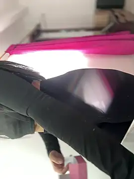 Snapshot of Salome_golvert chatting on 03/10/26, 08:14 Salome golvert online show from 03/10/26, 08:14