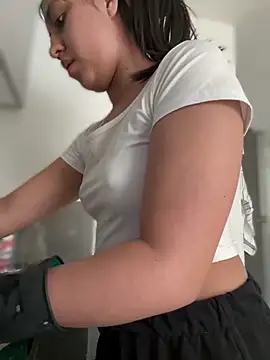 Snapshot of Salome_golvert chatting on 04/21/26, 08:01 Salome golvert online show from 04/21/26, 08:01