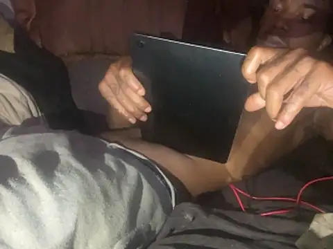 SlimeCrownzOut5 online show from 04/15/26, 09:16