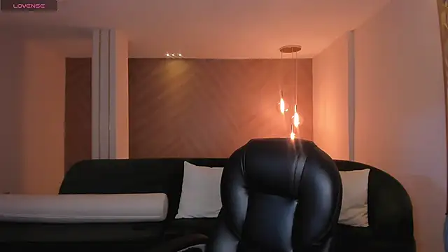 AnaisNin online show from 01/28/25, 12:00