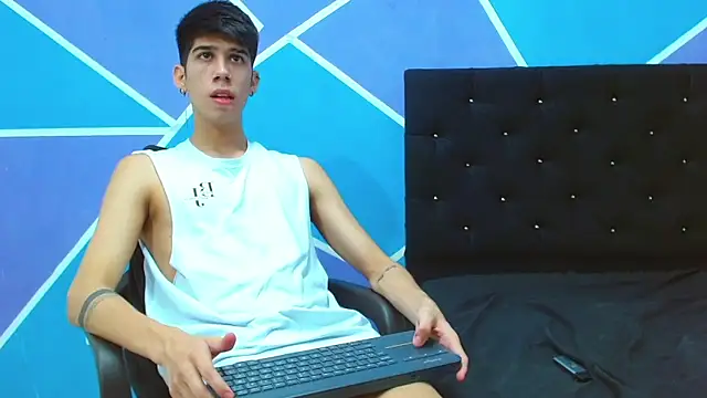 jhony-sex online show from 12/20/24, 04:20