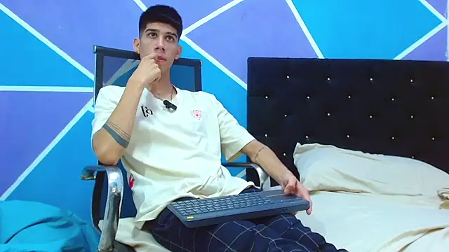 jhony-sex online show from 02/05/25, 07:18