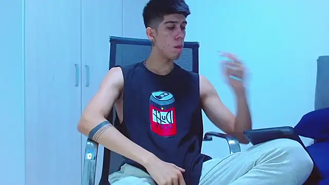 Snapshot of jhony-sex chatting on 11/01/25, 02:46 jhony-sex online show from 11/01/25, 02:46