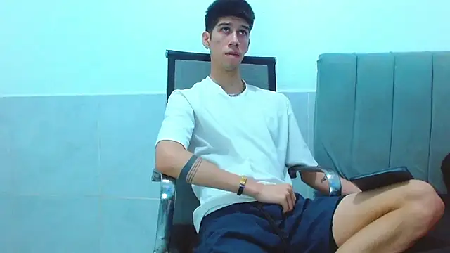 Snapshot of jhony-sex chatting on 03/10/26, 06:18 jhony-sex online show from 03/10/26, 06:18