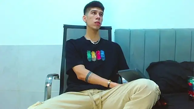 Snapshot of jhony-sex chatting on 03/14/26, 06:19 jhony-sex online show from 03/14/26, 06:19