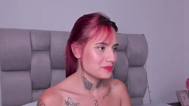 Snapshot of Susan-Sweet-7 chatting on 02/06/25, 02:11 Susan-Sweet-7 online show from 02/06/25, 02:11