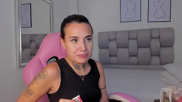 Snapshot of Susan-Sweet-7 chatting on 10/10/25, 08:30 Susan-Sweet-7 online show from 10/10/25, 08:30