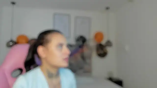 Snapshot of Susan-Sweet-7 chatting on 10/22/25, 08:08 Susan-Sweet-7 online show from 10/22/25, 08:08