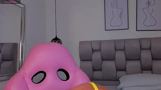 Snapshot of Susan-Sweet-7 chatting on 11/18/25, 08:13 Susan-Sweet-7 online show from 11/18/25, 08:13