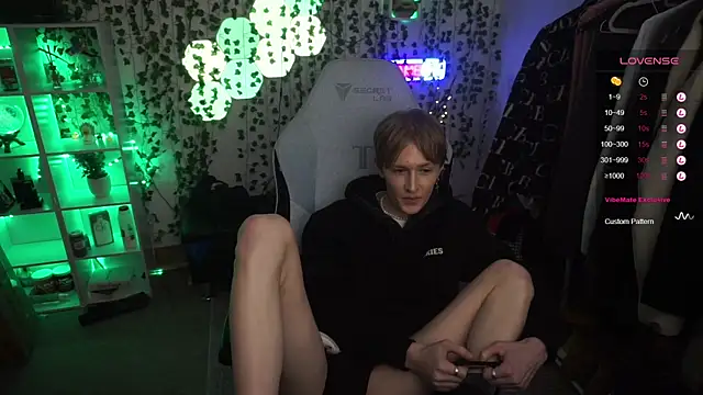 Snapshot of twinkben chatting on 02/22/25, 08:09 twinkben online show from 02/22/25, 08:09