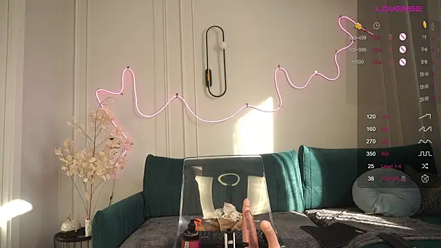 anna54784 online show from 12/14/24, 09:51