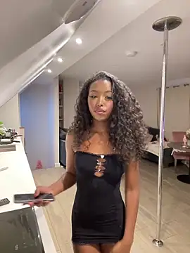 princesslola666 online show from 01/10/25, 04:20