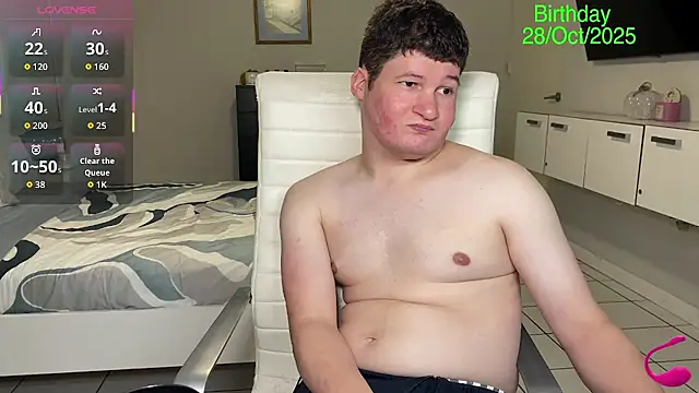 Lorenzo hernandez online show from 10/13/25, 07:14